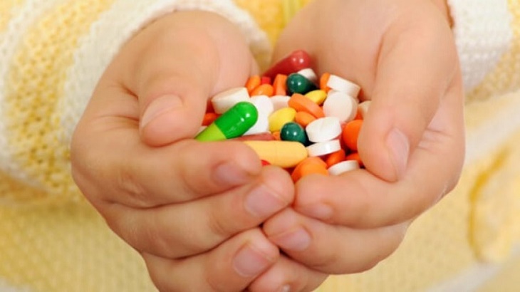 Trẻ em có nên uống thuốc Tây trị viêm tai?