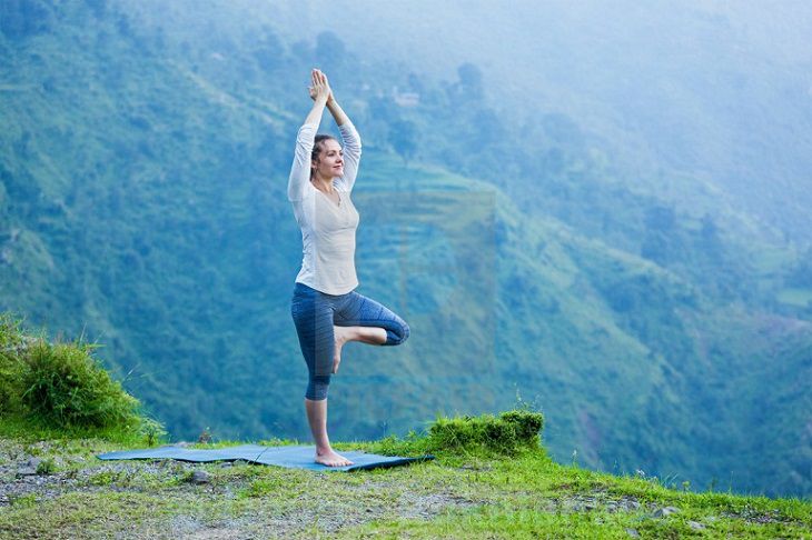 Yoga cải thiện sức khỏe tổng thể và có thể chữa viêm mũi dị ứng