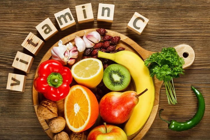 Hoa quả chứa nhiều vitamin C là thực phẩm chữa viêm phế quản rất tốt