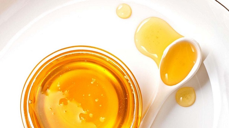 Cách chữa viêm da dầu ở mặt bằng mật ong
