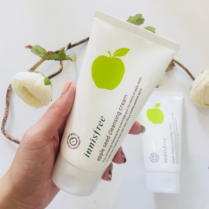 Sữa rửa mặt Innisfree Apple Seed Deep Cleansing Foam chiết xuất táo xanh kiềm dầu hiệu quả