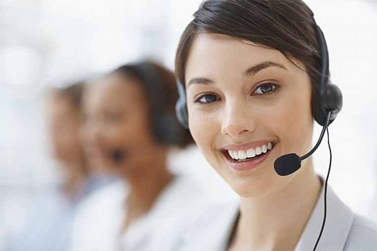 Đặt lịch hẹn khám qua hotline của phòng khám Bản Việt