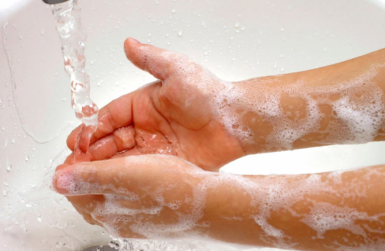 Vệ sinh tay sạch sẽ ngăn ngừa tình trạng tác nhân gây bệnh xâm nhập