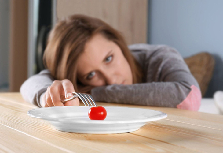 Chán ăn, sụt cân là những triệu chứng điển hình của bệnh