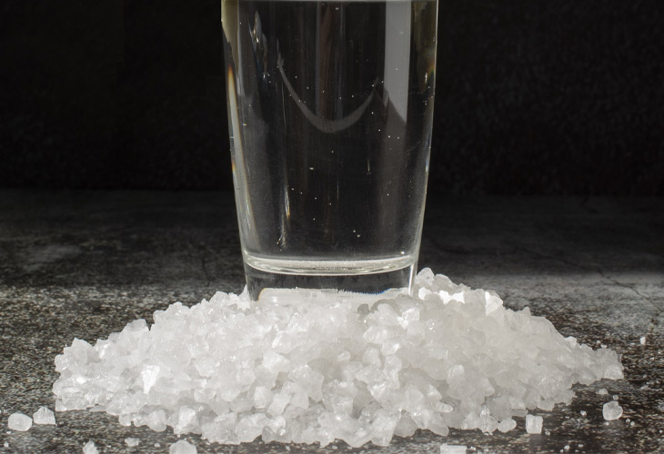Uống nước muối loãng giúp tăng khả năng sát khuẩn